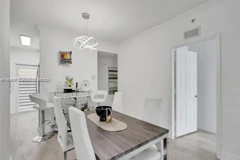 3374 W 80th St # 101, Hialeah FL 33018