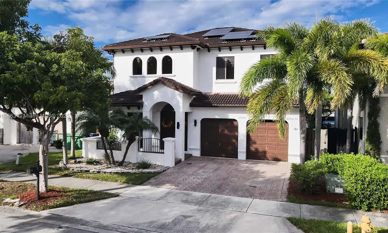 23024 SW 104th Pl, Cutler Bay FL 33190