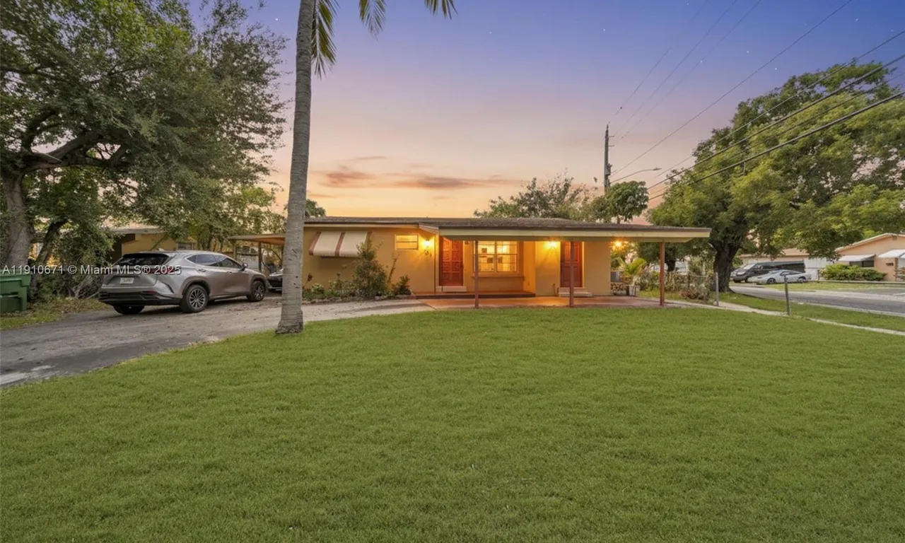 741 SW 2nd Ct, Hallandale Beach FL 33009