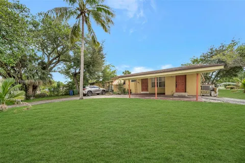 741 SW 2nd Ct, Hallandale Beach FL 33009