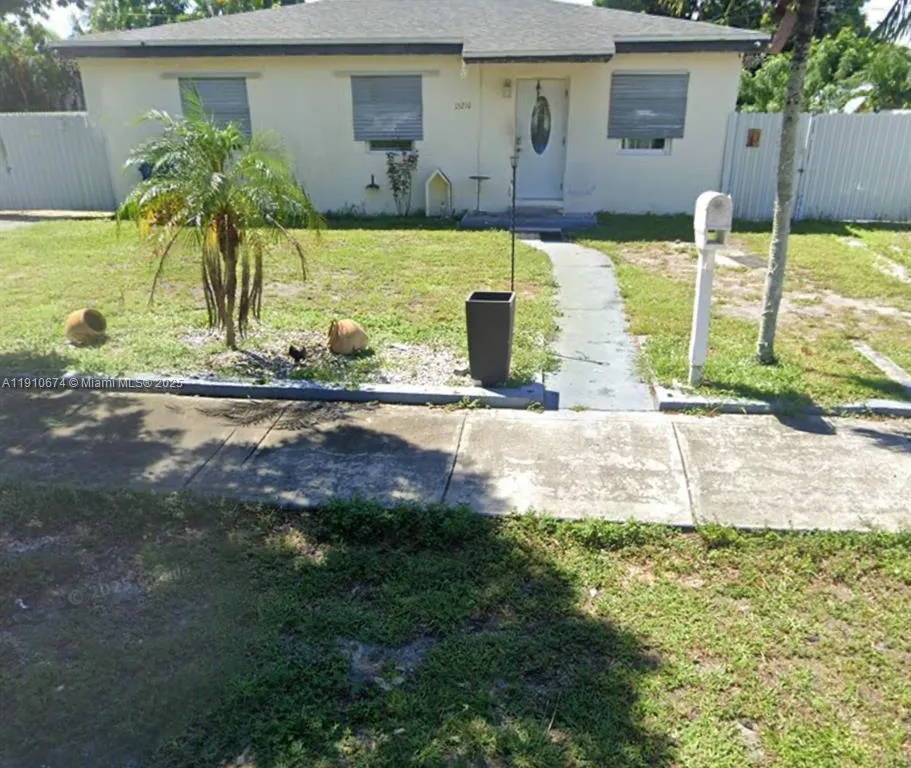 15210 NW 28th Pl, Miami Gardens FL 33054