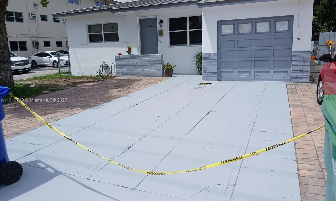 40 NW 62nd Ave, Miami FL 33126