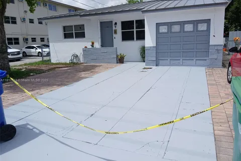 40 NW 62nd Ave, Miami FL 33126