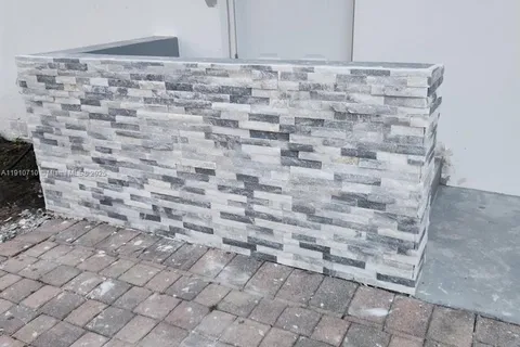 40 NW 62nd Ave, Miami FL 33126