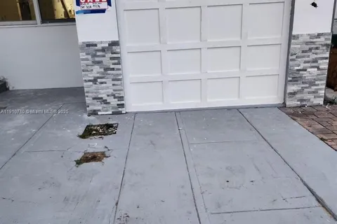 40 NW 62nd Ave, Miami FL 33126