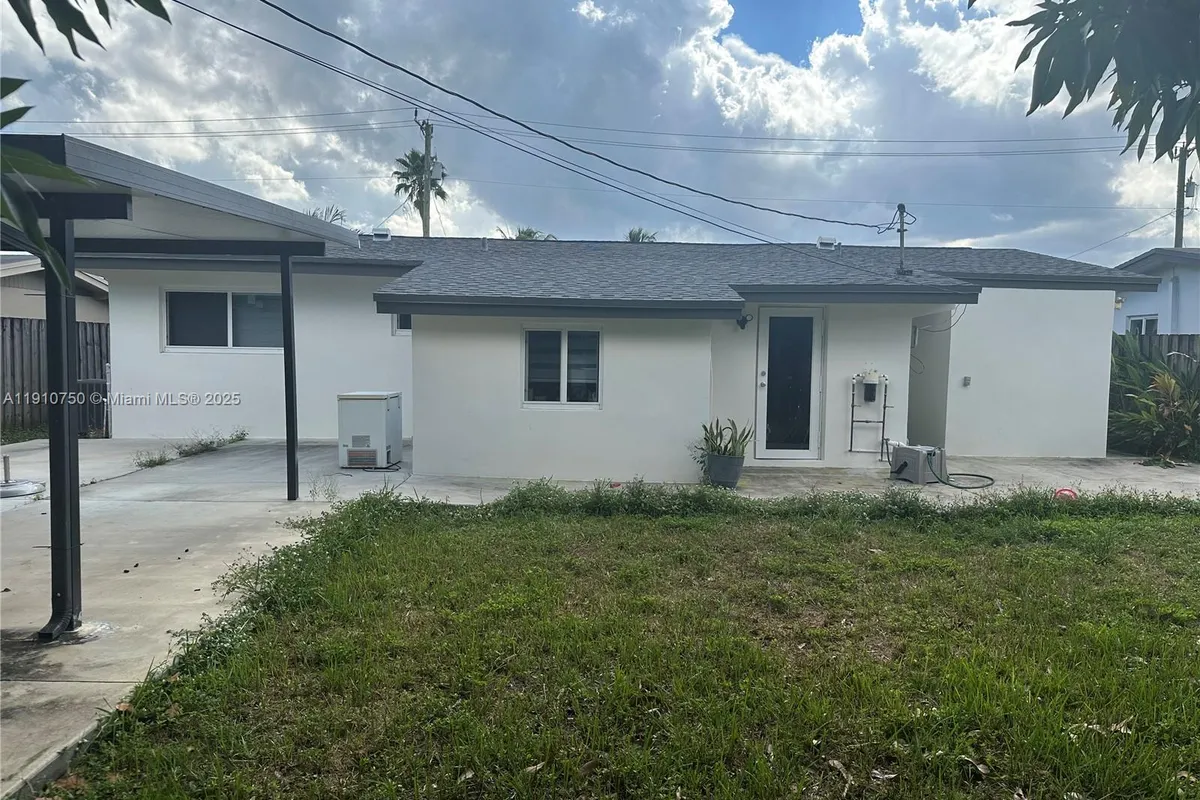 7619 Granada Blvd, Miramar FL 33023