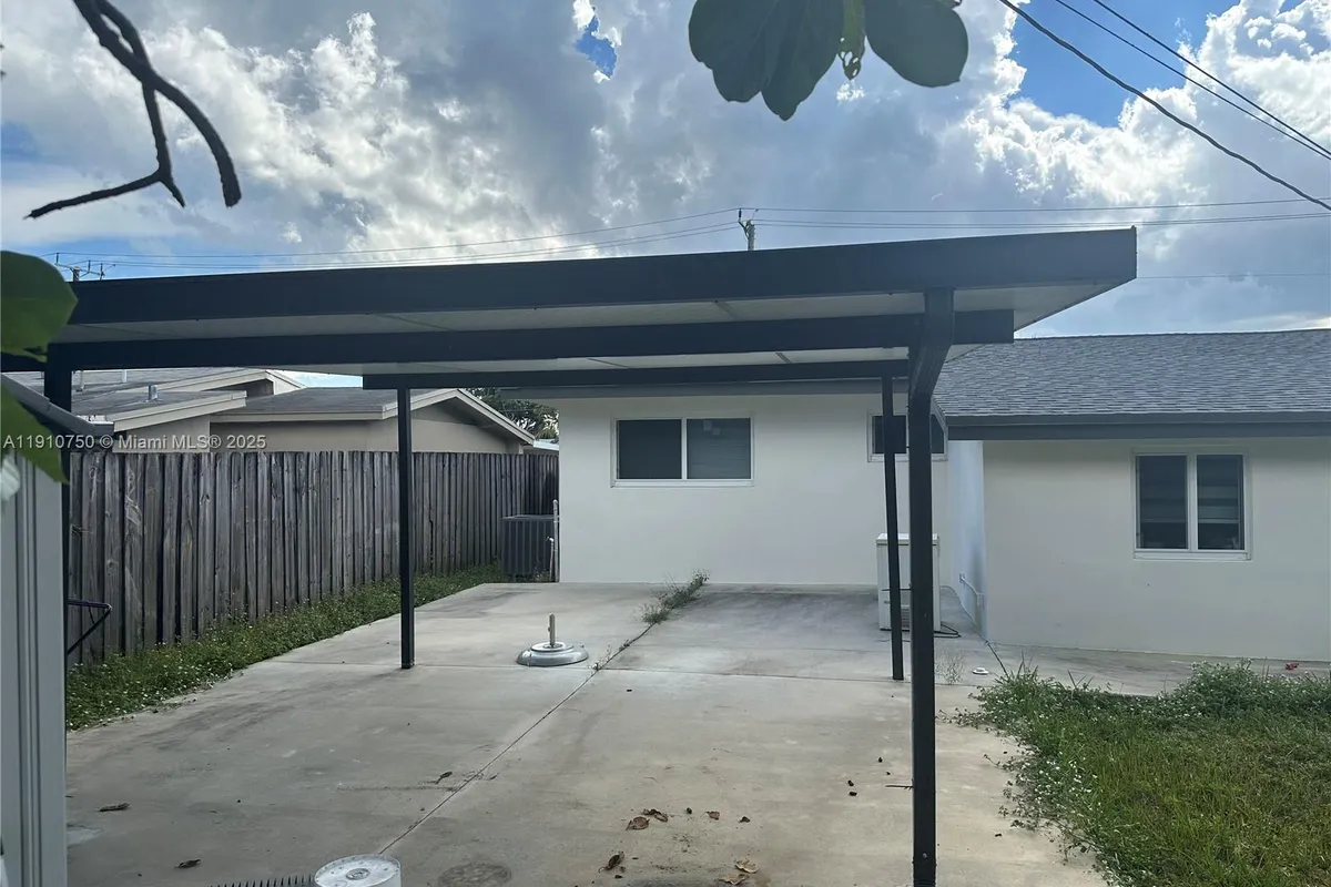 7619 Granada Blvd, Miramar FL 33023