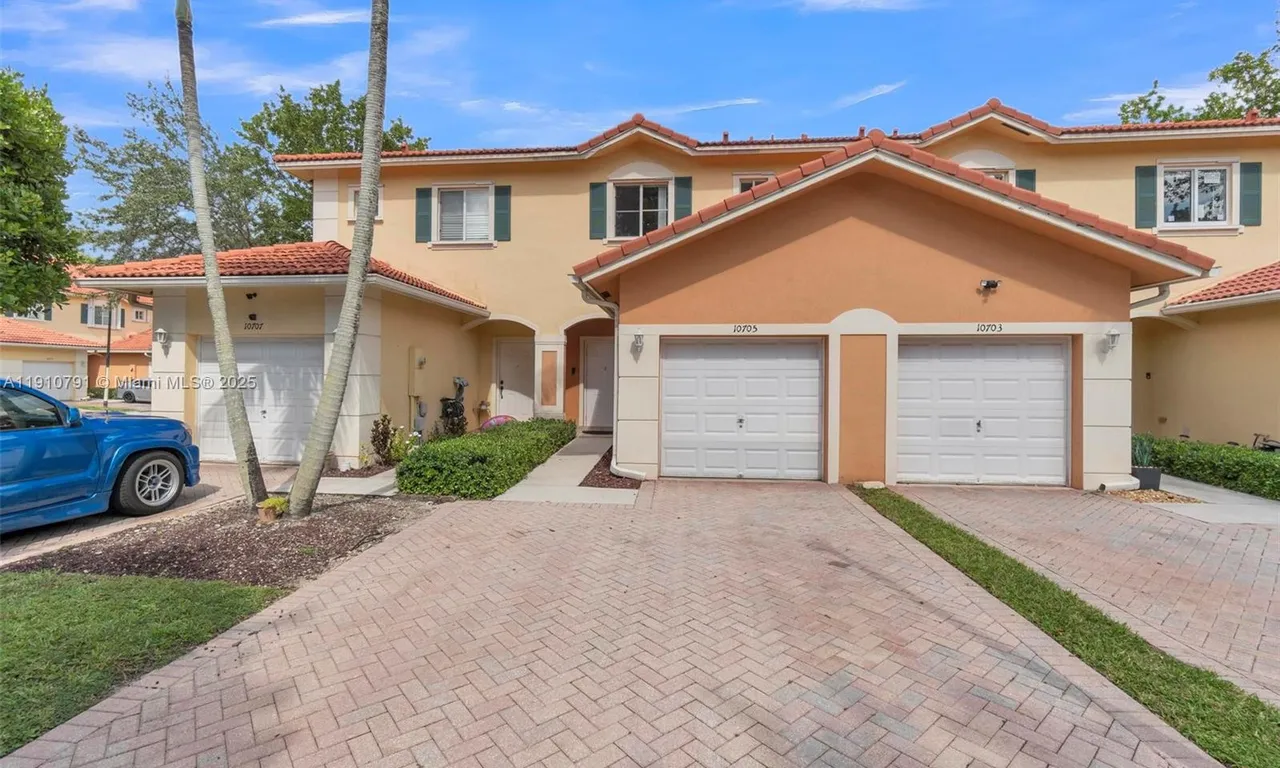 10705 Santa Monica Pl, Tamarac FL 33321
