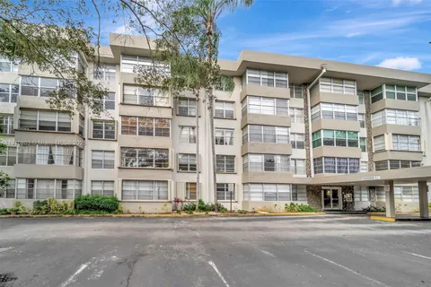 6700 Cypress Rd # 105, Plantation FL 33317