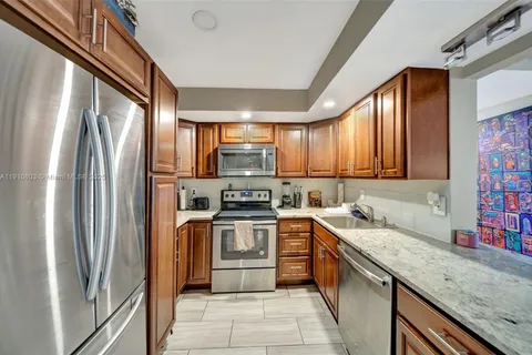 6700 Cypress Rd # 105, Plantation FL 33317