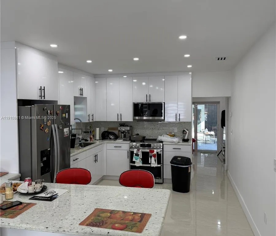 10529 NW 37th Ave, Miami FL 33147