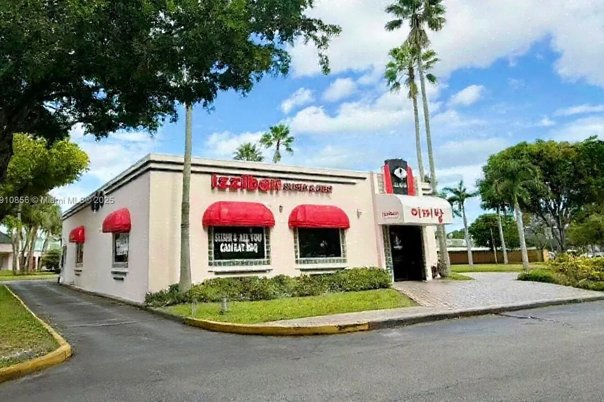 7225 W OKALAND PARD BLVD, Lauderhill FL 33313