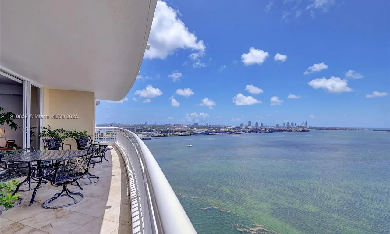 808 E Brickell Key Dr # 2104, Miami FL 33131