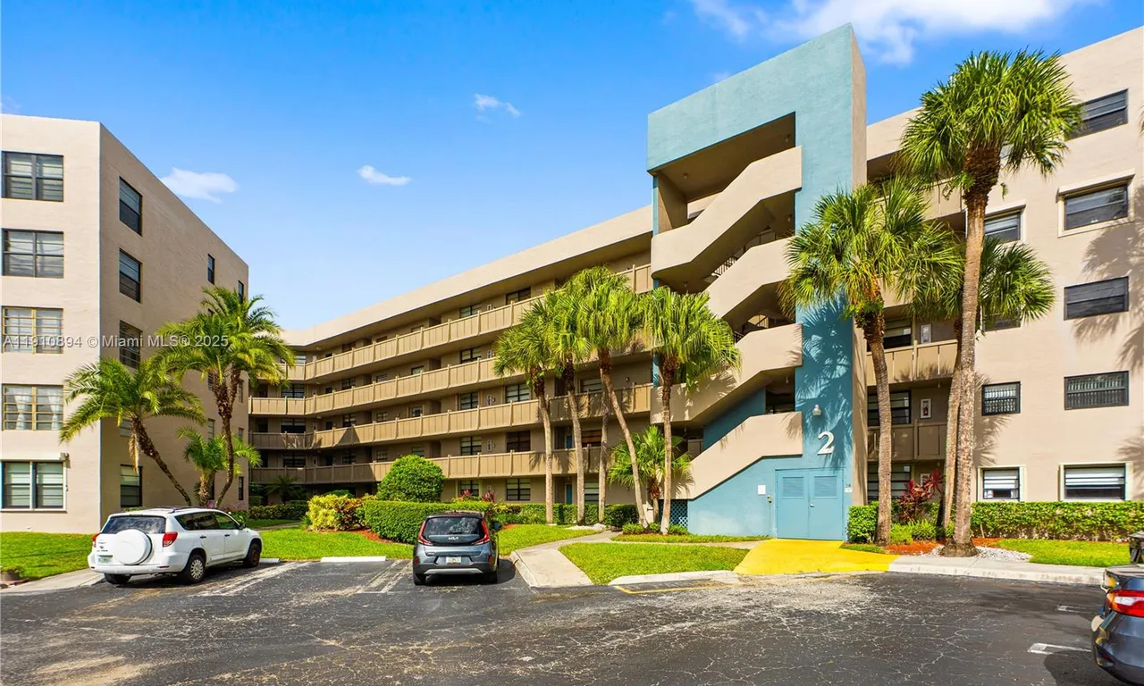 1000 Colony Point Cir # 308, Pembroke Pines FL 33026