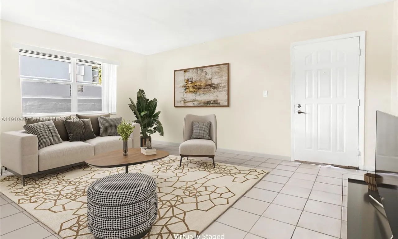 8660 SW 212th St # 101, Cutler Bay FL 33189