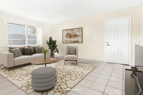 8660 SW 212th St # 101, Cutler Bay FL 33189