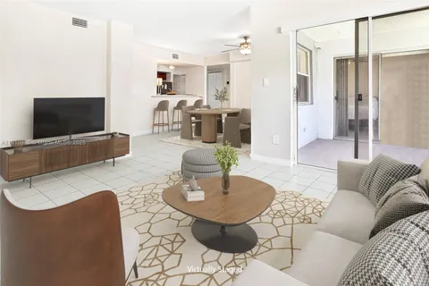 8660 SW 212th St # 101, Cutler Bay FL 33189