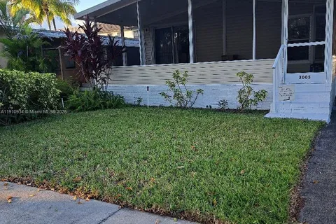 3005 SW 50th St, Dania Beach FL 33312