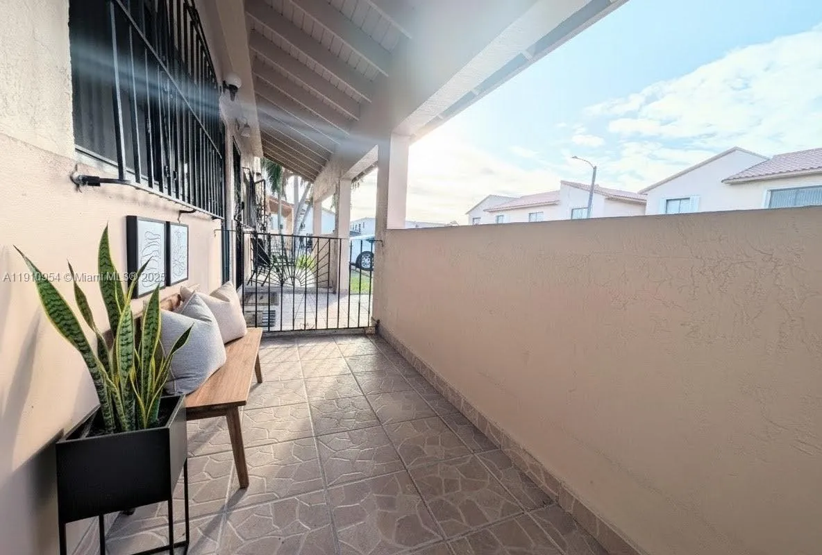 7801 W 29th Way # 102, Hialeah FL 33018