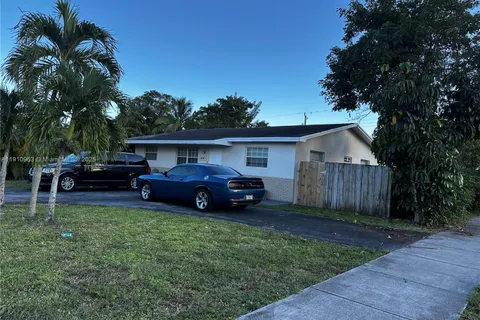 6136 SW 20th St, Miramar FL 33023