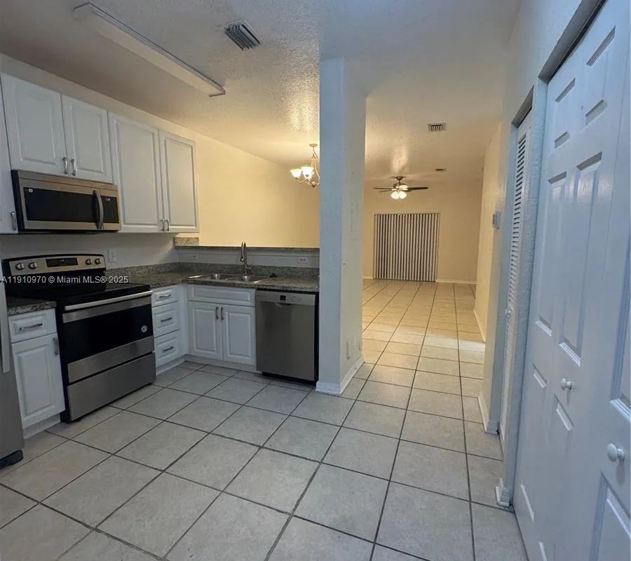 3670 NW 91st Ln # 3670, Sunrise FL 33351