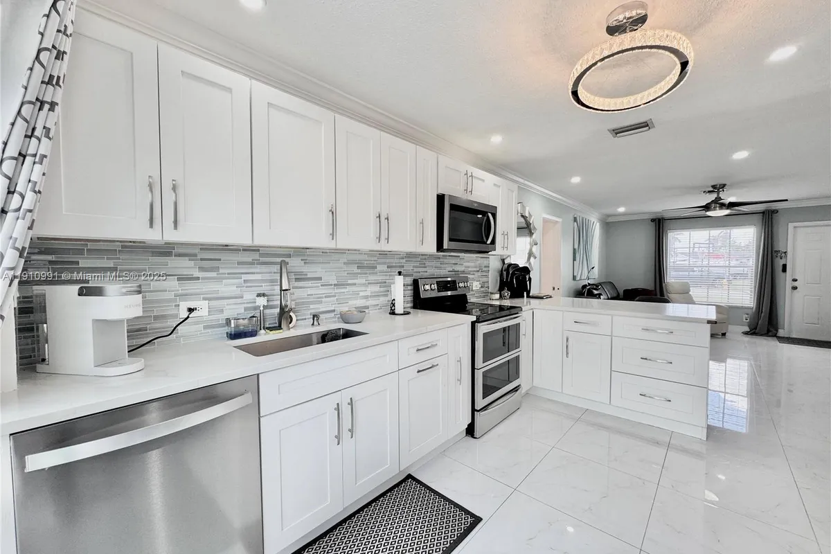 2462 NW 62nd Ter, Margate FL 33063