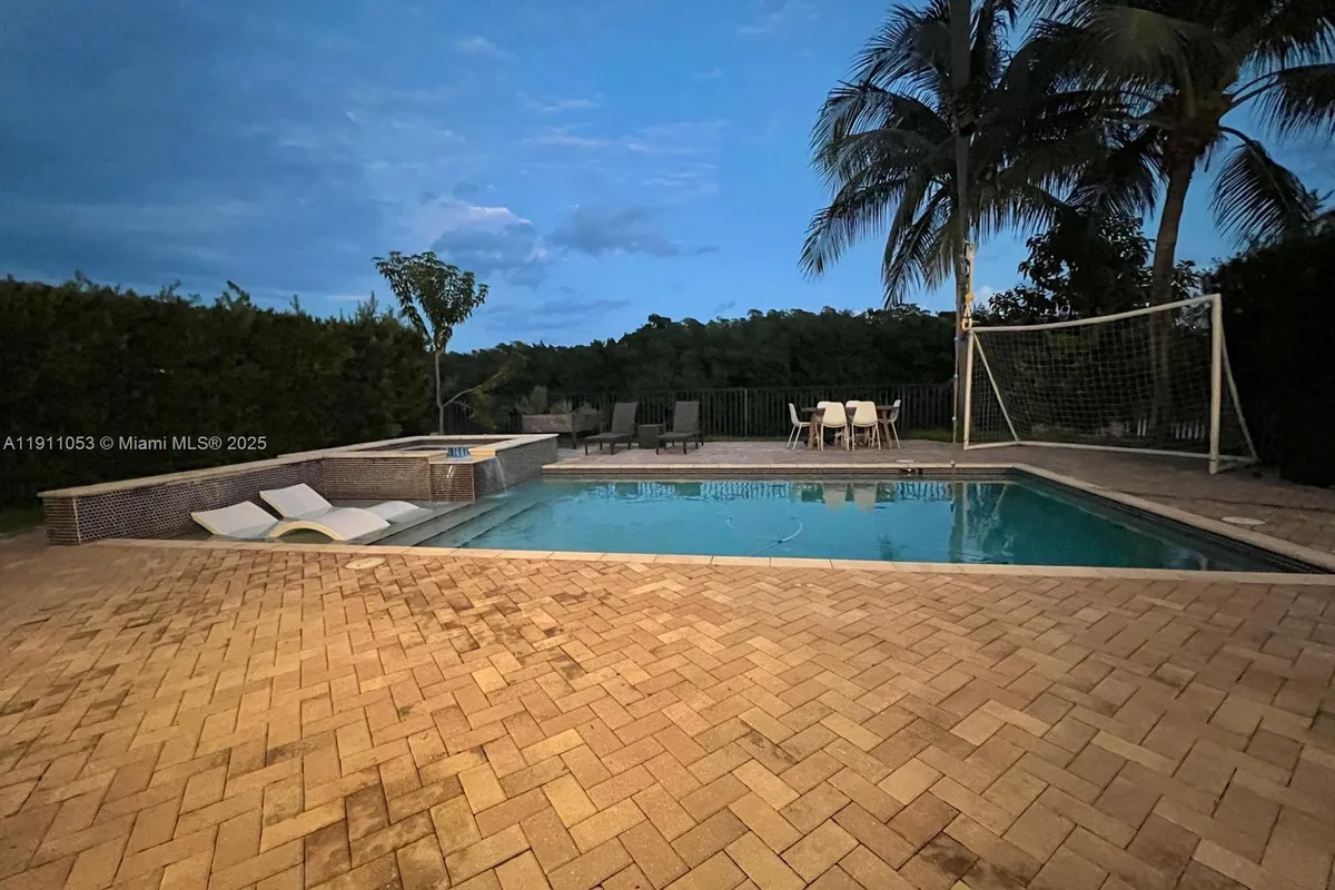 20825 NE 32nd Pl, Aventura FL 33180