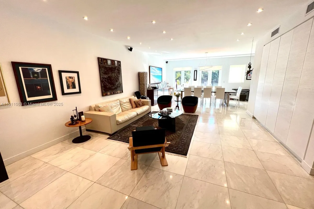 20825 NE 32nd Pl, Aventura FL 33180