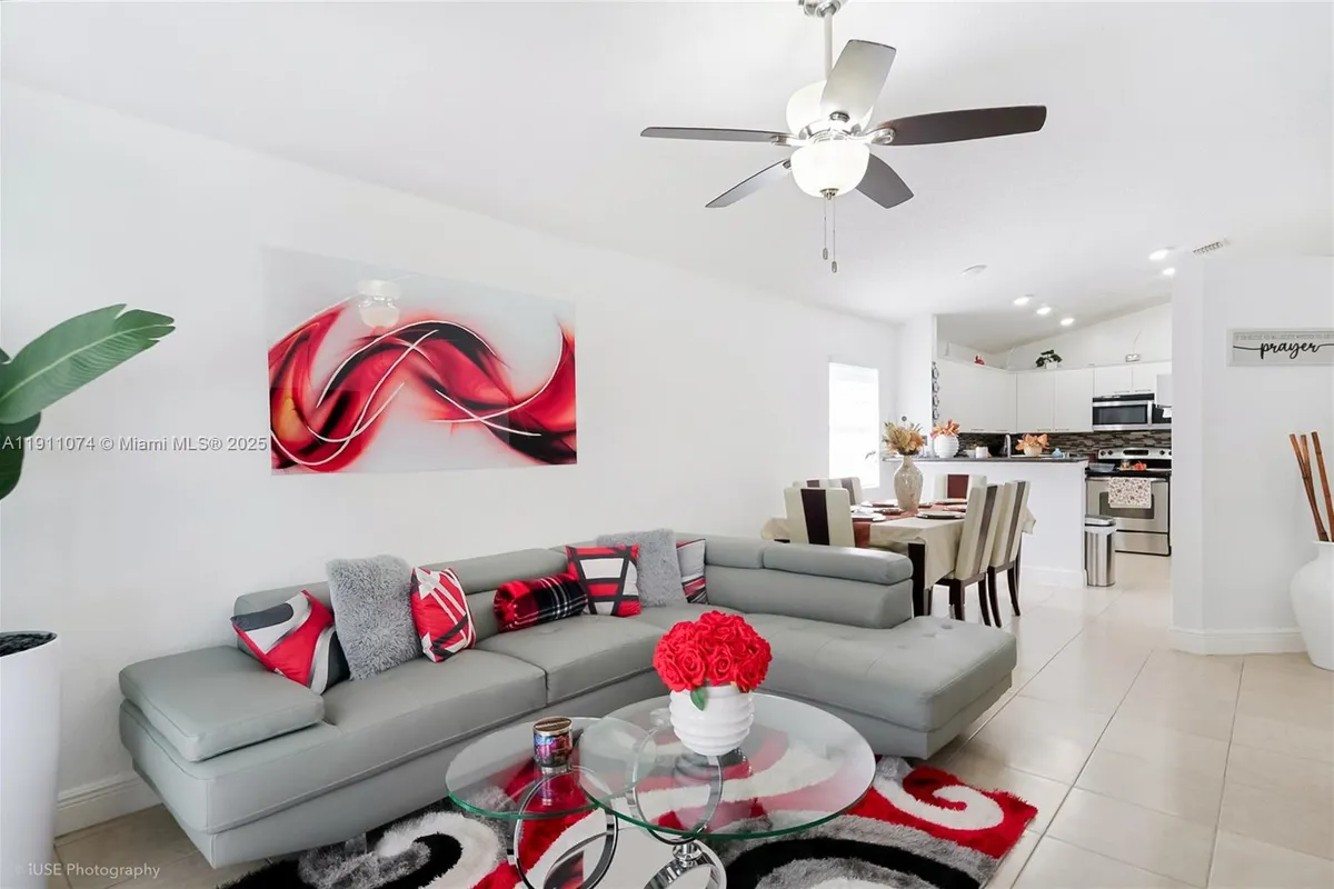 471 SW 203rd Ave, Pembroke Pines FL 33029