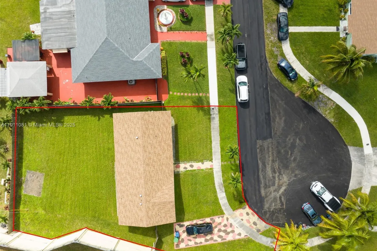 722 NW 170th St, Miami Gardens FL 33169