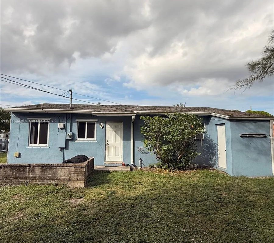 1110 NW 129th St, North Miami FL 33168