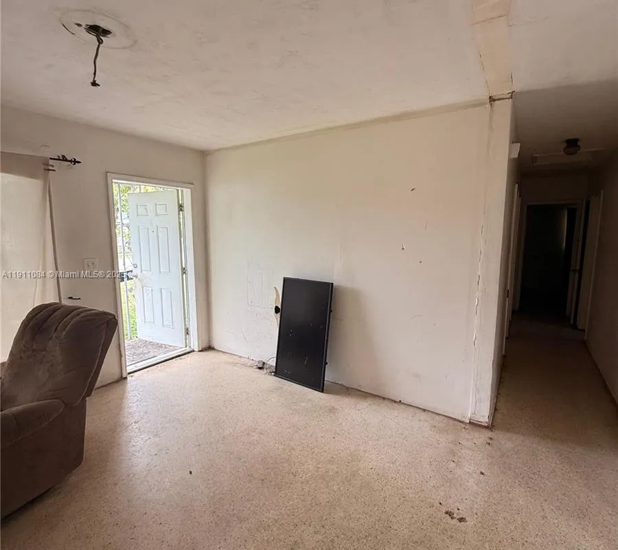 1110 NW 129th St, North Miami FL 33168