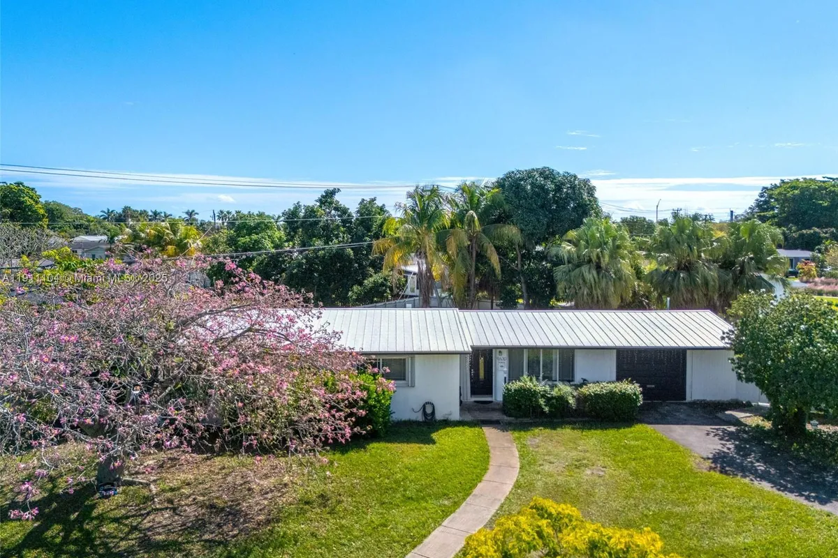 9630 SW 182nd St, Palmetto Bay FL 33157