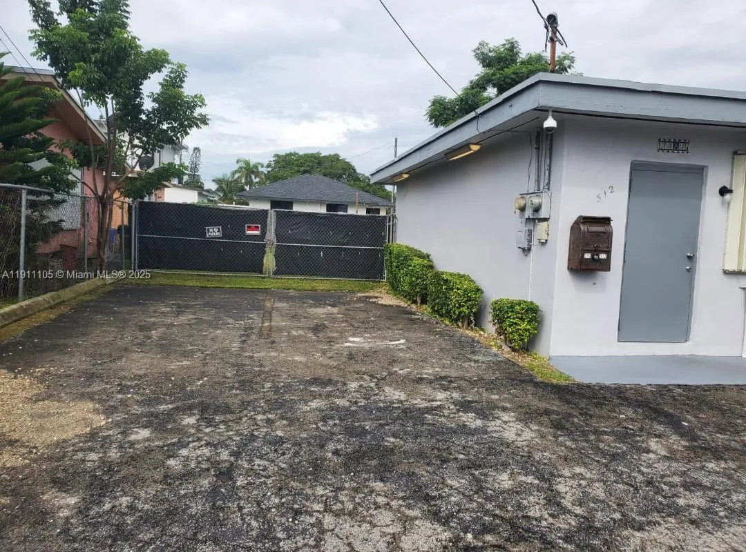 512 SW 6th Ave, Homestead FL 33030