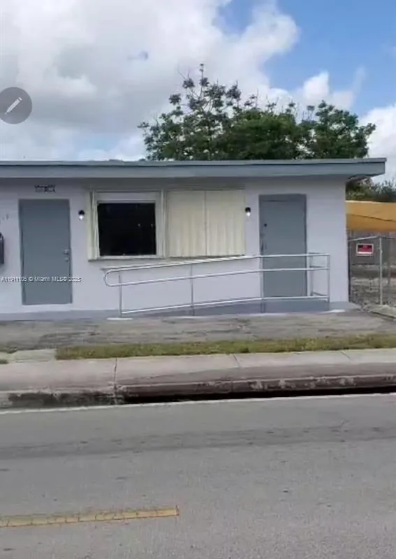 512 SW 6th Ave, Homestead FL 33030