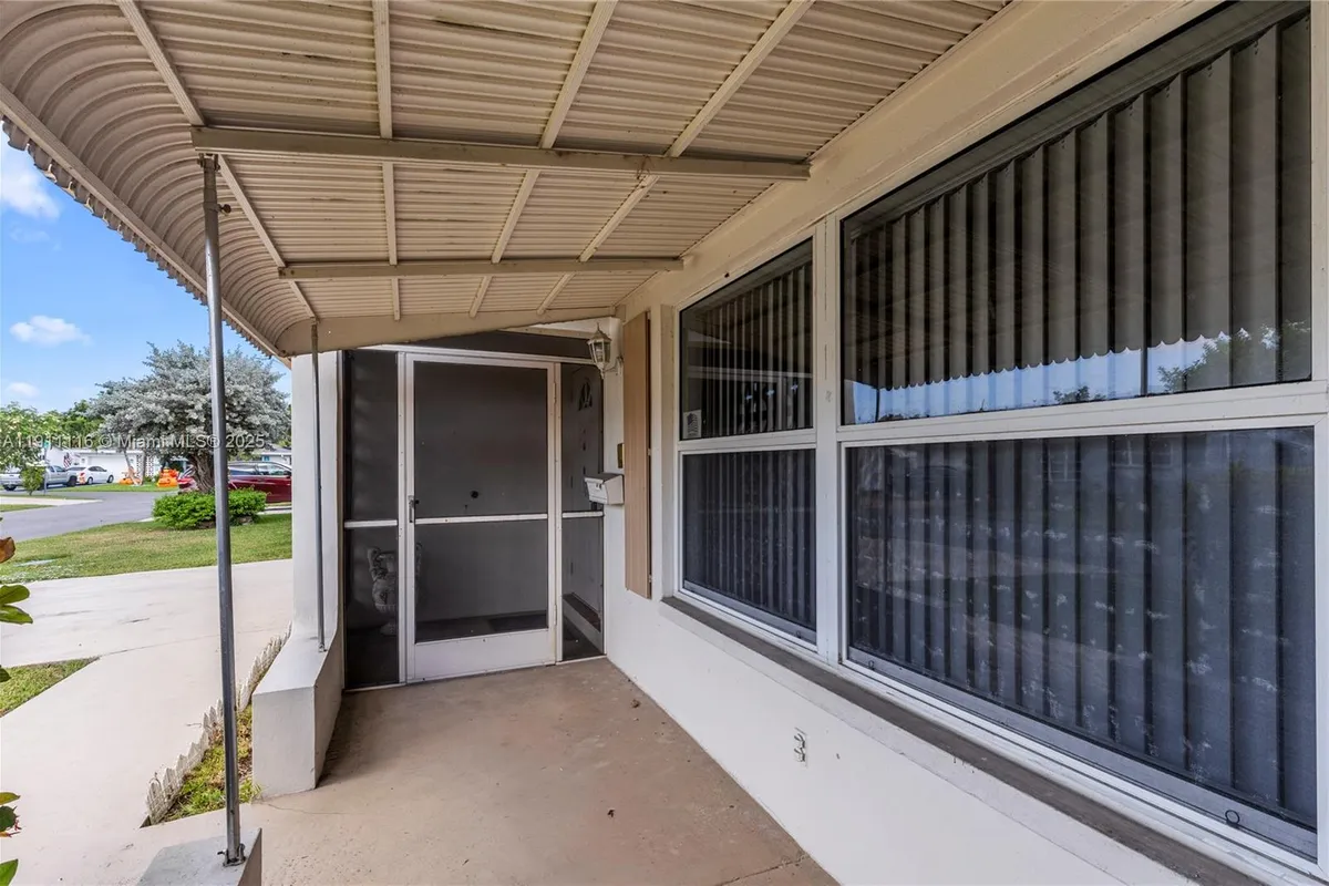 6102 NW 68th Ter, Tamarac FL 33321