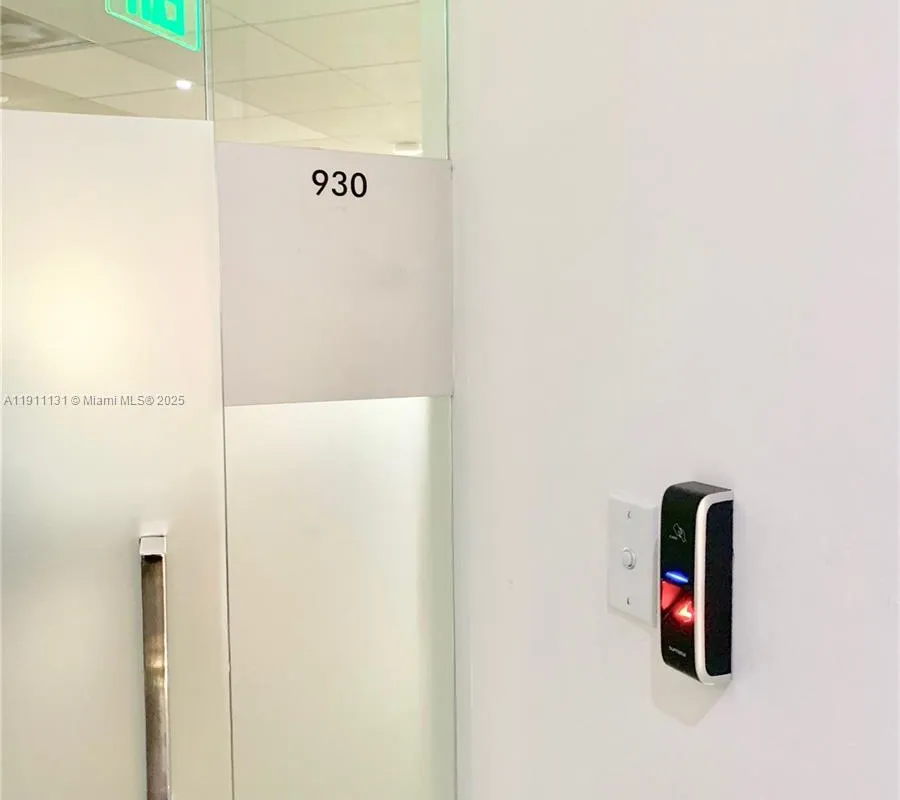 2100 Ponce De Leon Blvd # 930, Coral Gables FL 33134