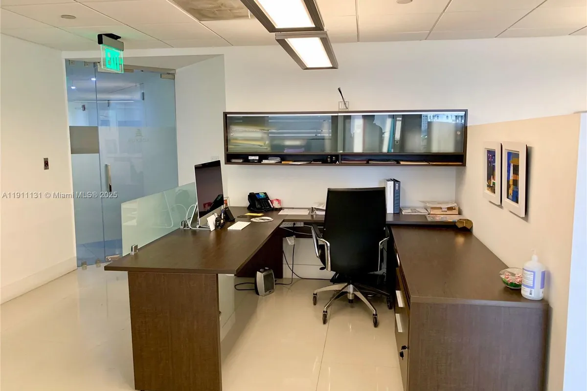 2100 Ponce De Leon Blvd # 930, Coral Gables FL 33134