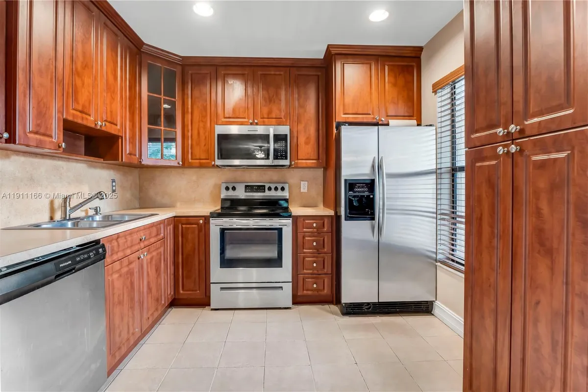 11530 NW 10th St # 11530, Pembroke Pines FL 33026