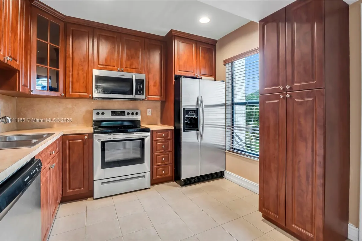 11530 NW 10th St # 11530, Pembroke Pines FL 33026