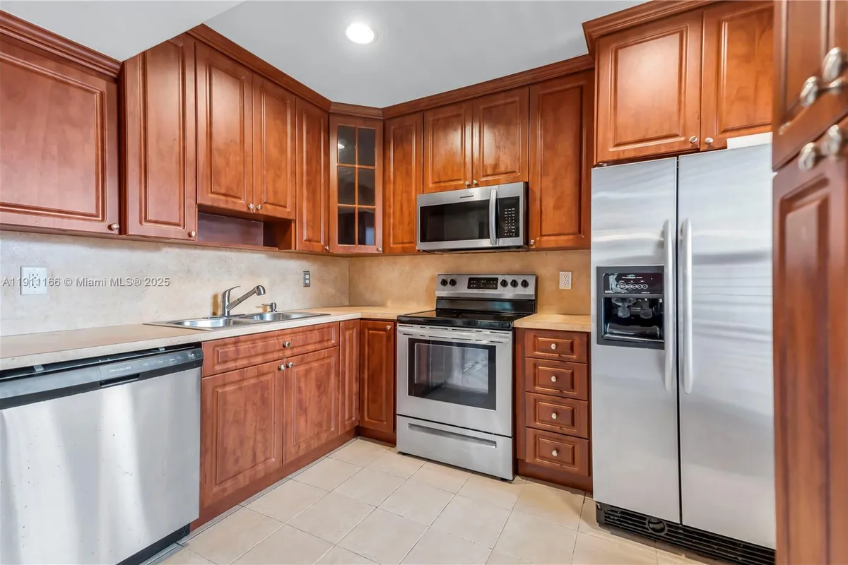 11530 NW 10th St # 11530, Pembroke Pines FL 33026