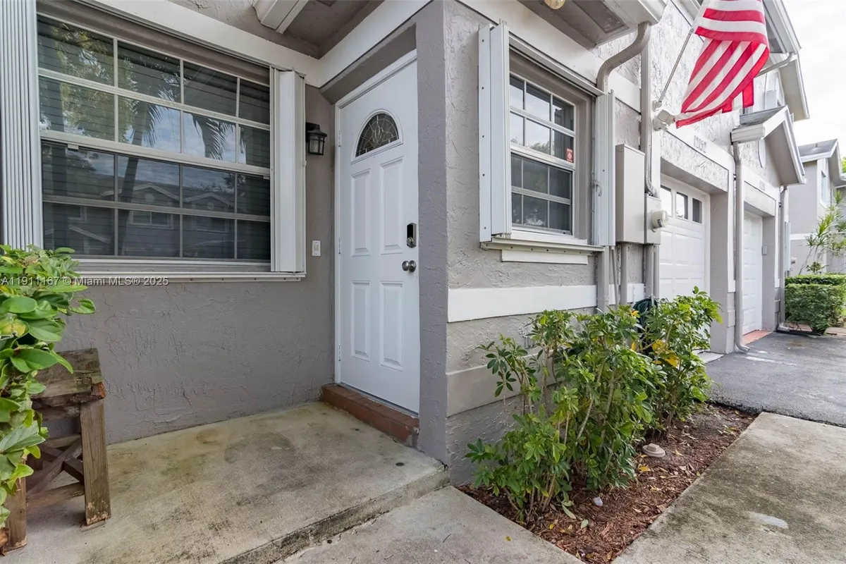 12152 SW 49th Ct, Cooper City FL 33330