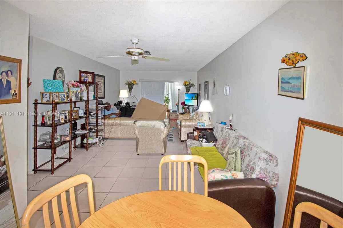 2112 NE 1st Way # 203, Boynton Beach FL 33435