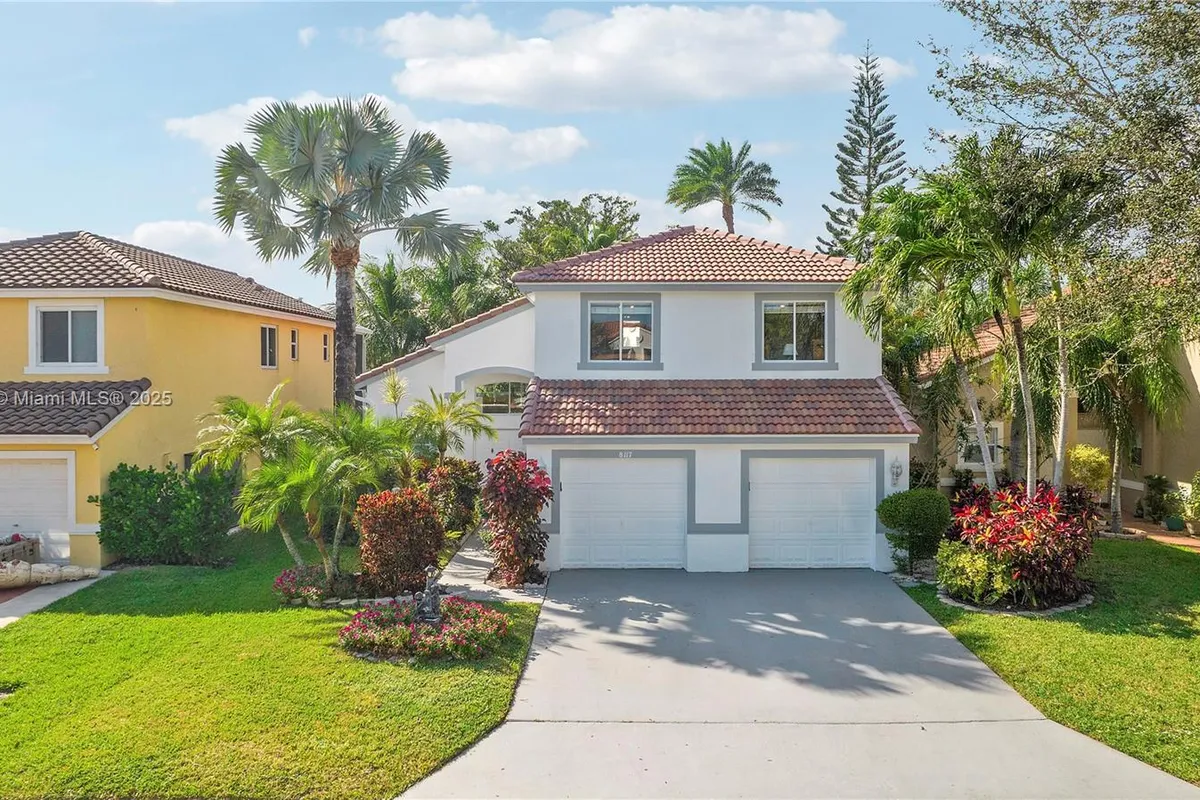 8117 Pelican Harbour Dr, Lake Worth FL 33467