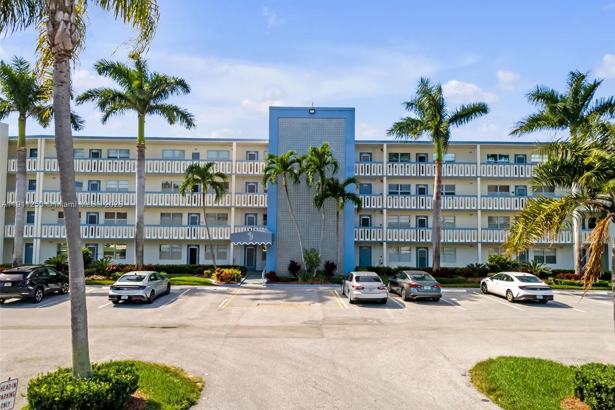 4025 Yarmouth B # 4025, Boca Raton FL 33434