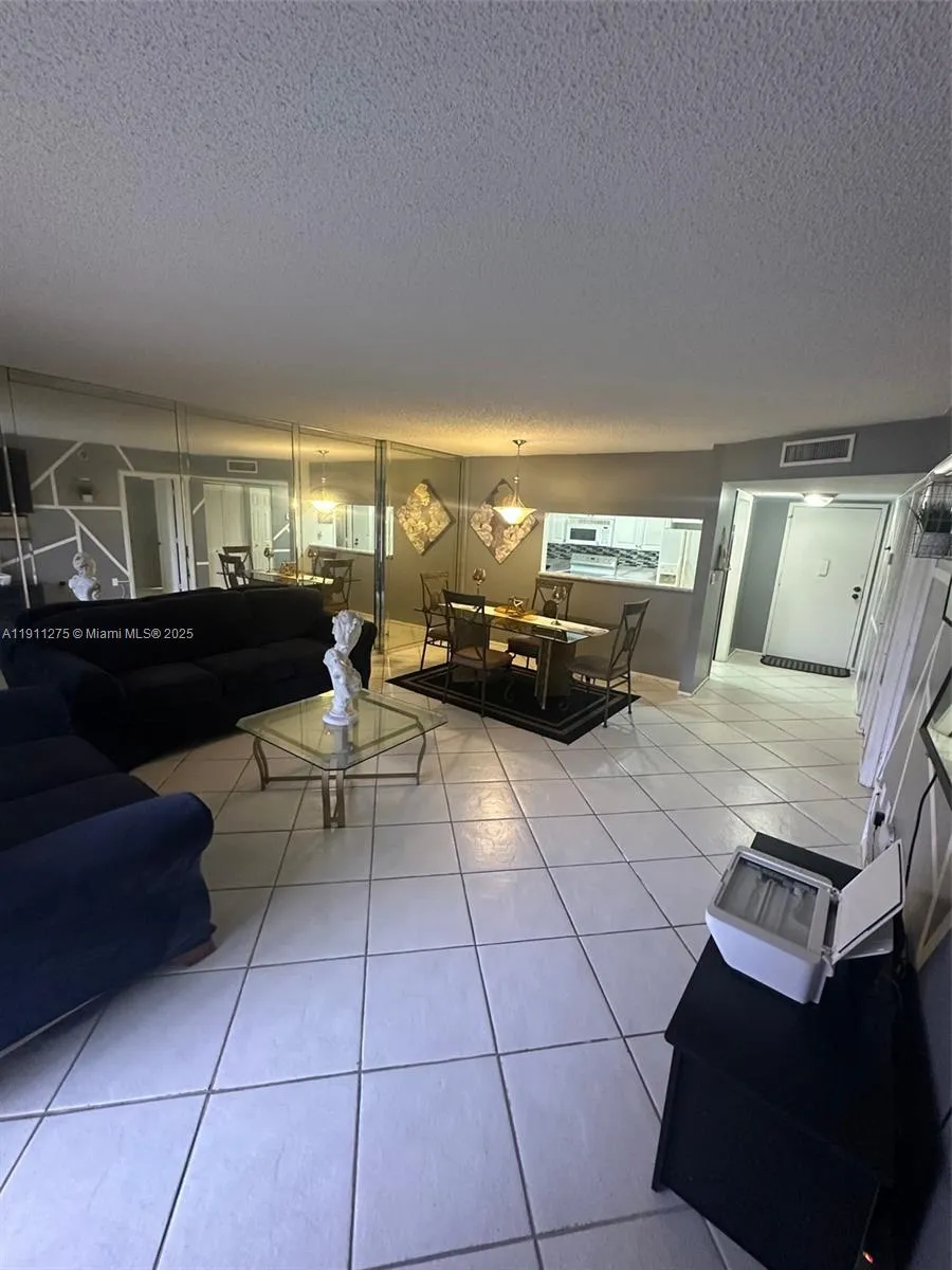 4158 Inverrary Dr # 405, Lauderhill FL 33319