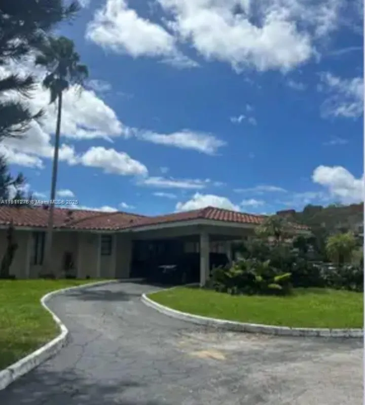 4158 Inverrary Dr # 405, Lauderhill FL 33319