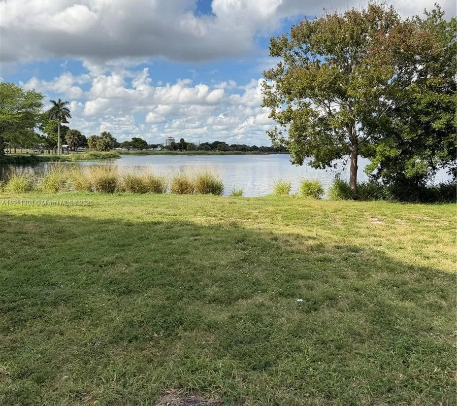 2286 lake Osborne dr # 16, Lake Worth FL 33461