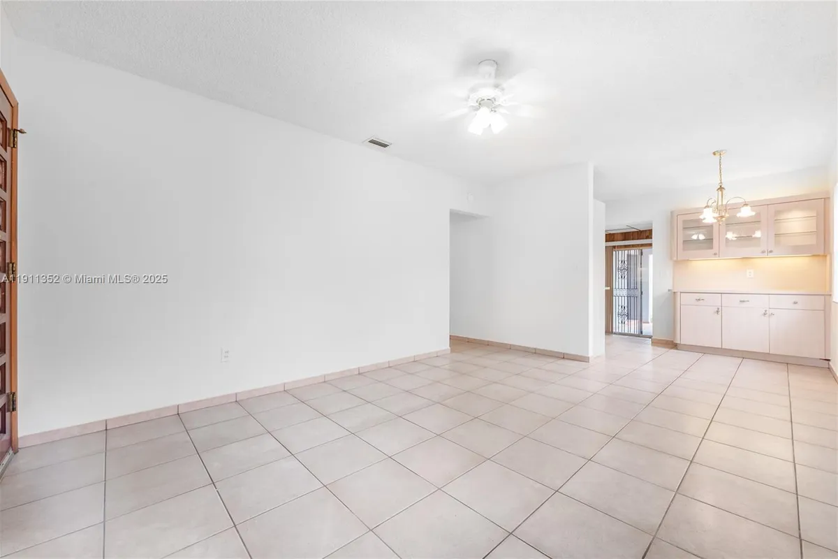 682 W 37th St, Hialeah FL 33012