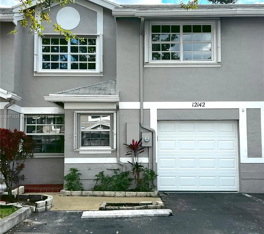 12142 SW 50th Ct, Cooper City FL 33330